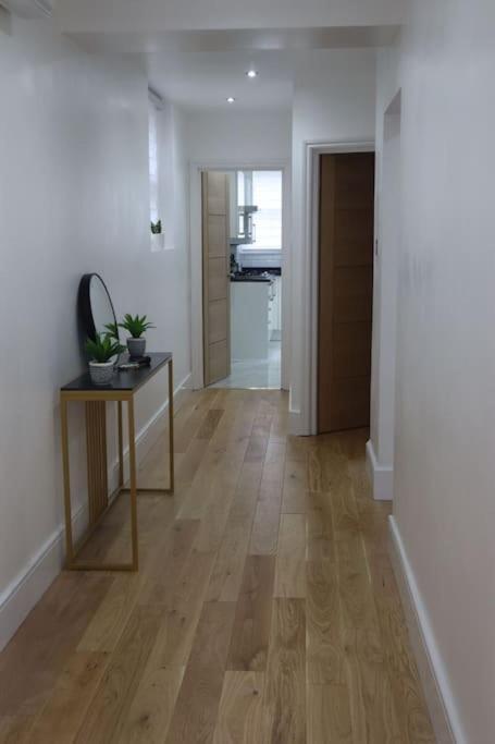The Basement Appartement Londen Buitenkant foto